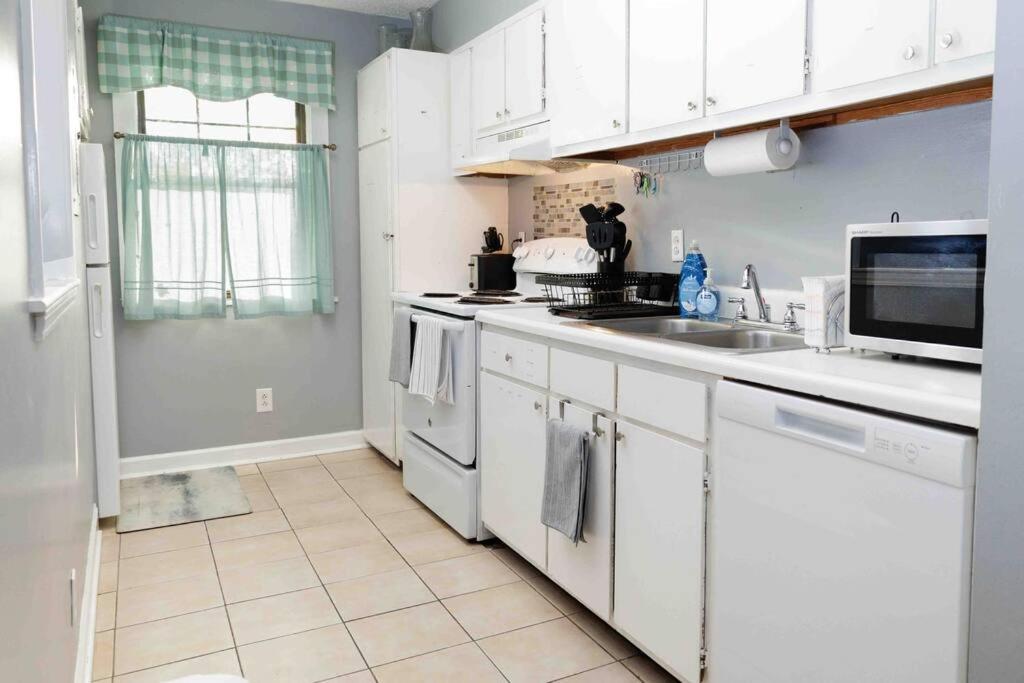 Cozy 3-Bed Athens Getaway, Right Near Uga! Leilighet Eksteriør bilde